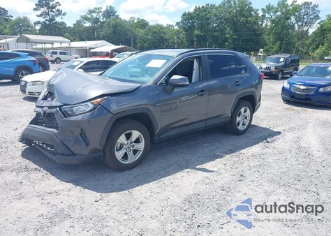 2021 Toyota Rav4 Xle z USA, uszkodzony, nr VIN 2T3W1RFV6MC148624